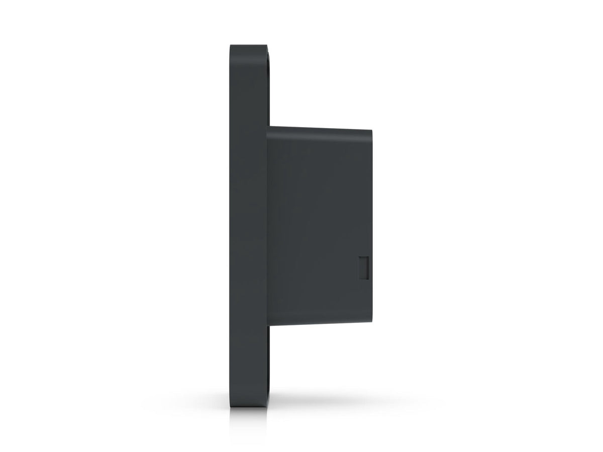Back panel and mounting bracket details of Ubiquiti UA-G3-B