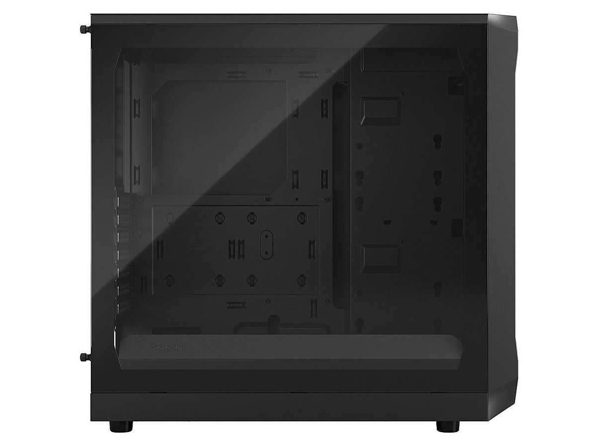 Top and front panel I/O connectivity on the Fractal Design Focus 2