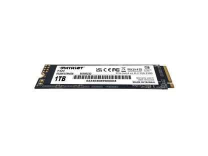 Patriot Viper P320 M.2 NVMe 1TB SSD close-up of PCB, controller chips and model sticker
